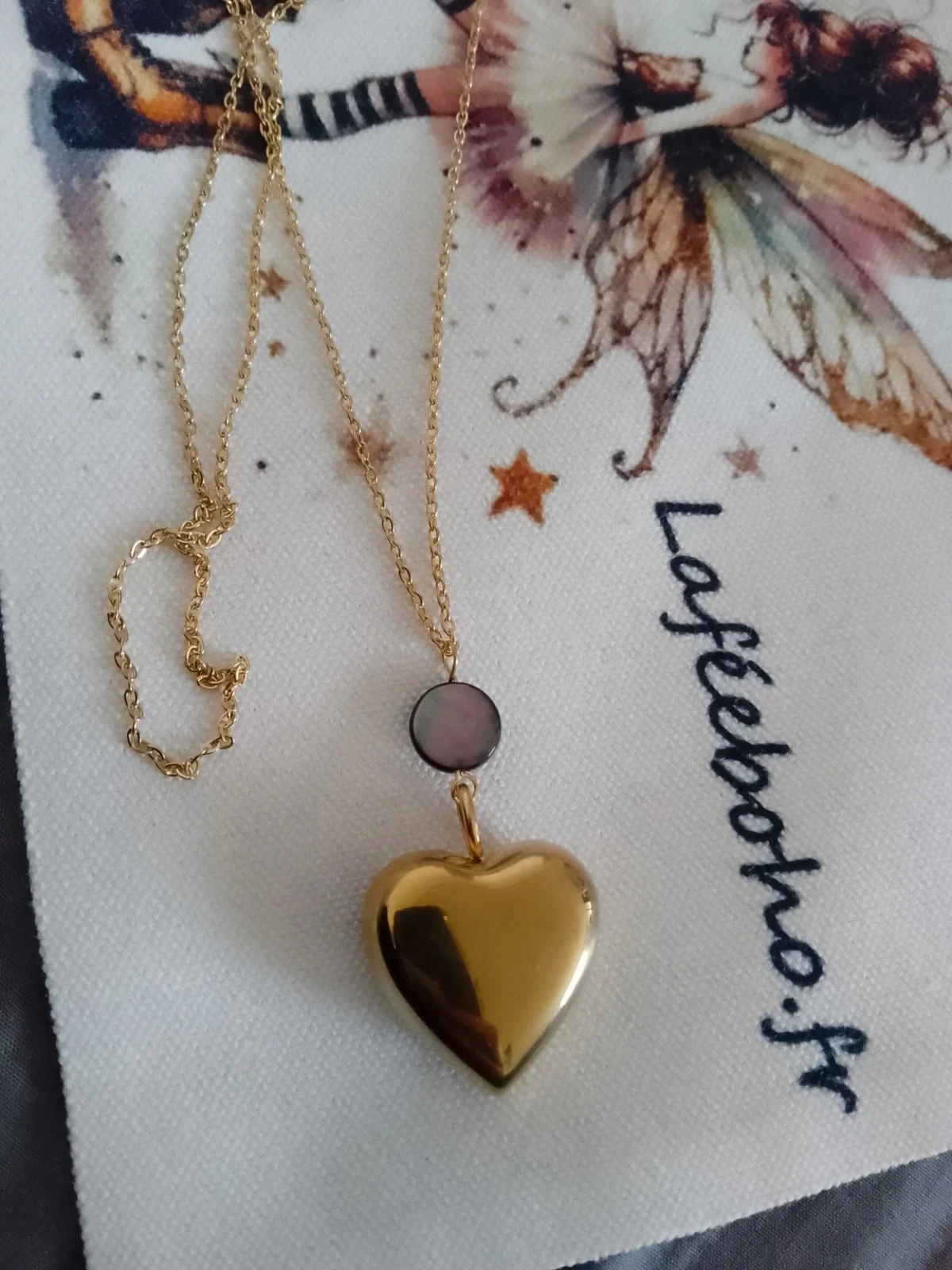 Collier bohème amour coeur doré avec pierre de n'acre grise